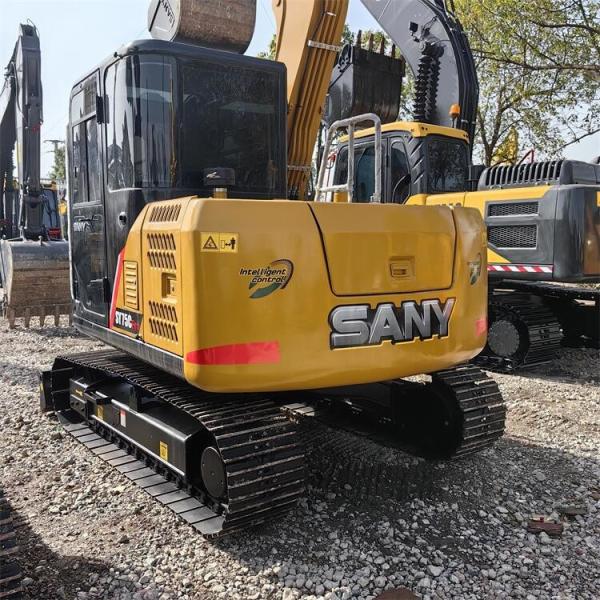 Excavadora Sany SY75 com bomba hidráulica original e 274 horas de trabalho