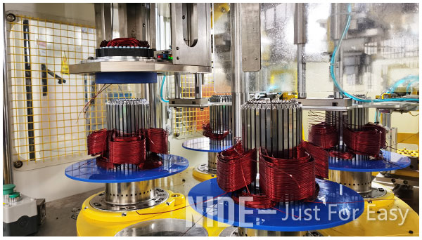 Замотка катушки статора мотора автоматическая вводя одиночную фазу машины