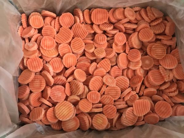 Delicious Taste IQF Frozen Vegetables , Frozen Crinkle Cut Sliced Carrots