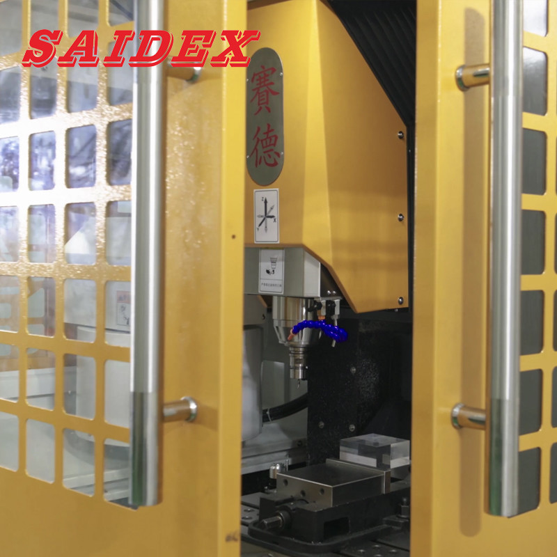 Конюшня машины 100W Multiscene акриловая высекая с охлаженным воздухом мотором шпинделя