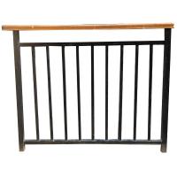 Balcon, terrasse, escalier en aluminium, garde-corps, balustrade, poignées en fer pour les marches extérieures