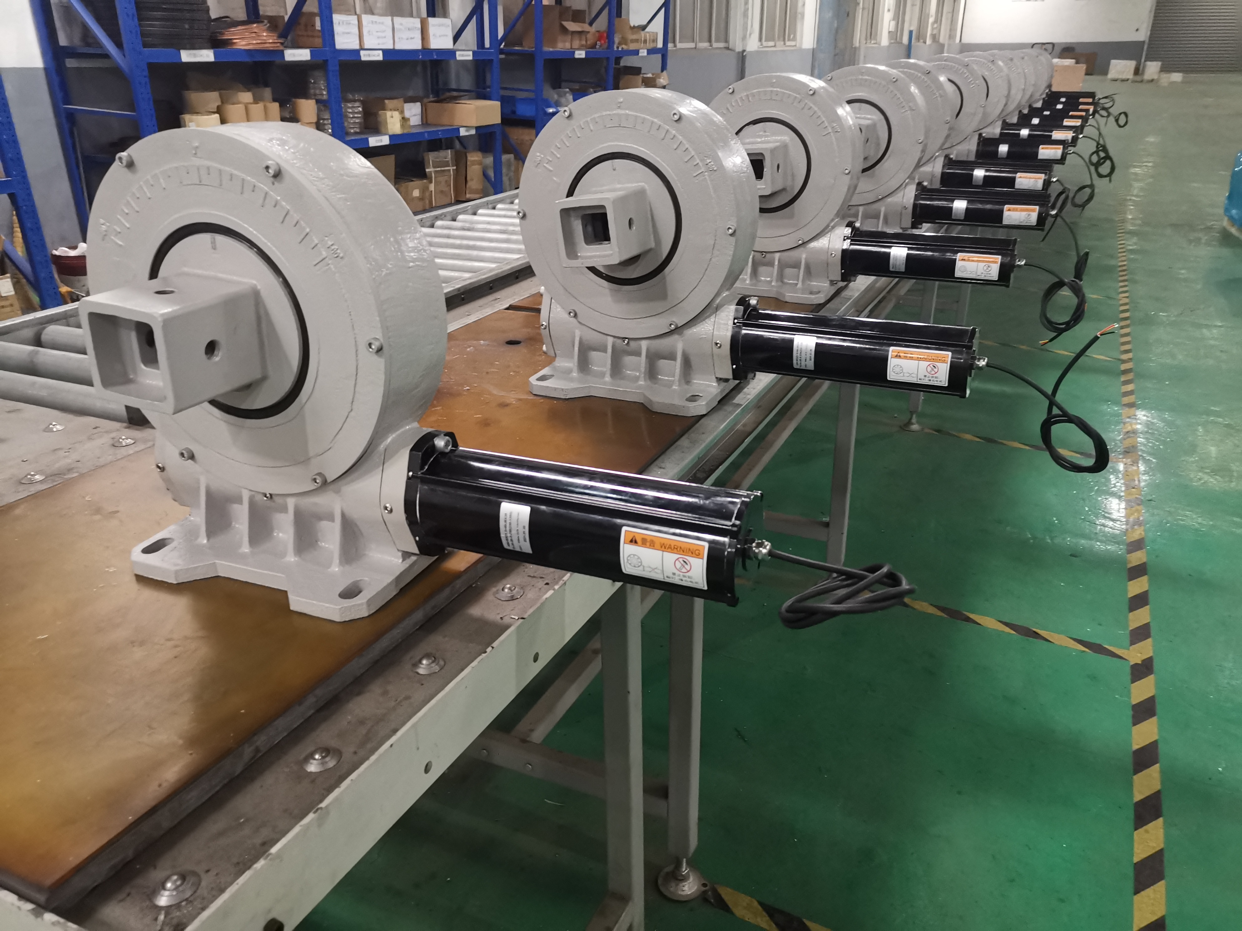 VE14 Waterproof IP66 IP67 18000Nm Output Torque Single Axis Solar Tracking System Electric DC Motor with Slewing Drive