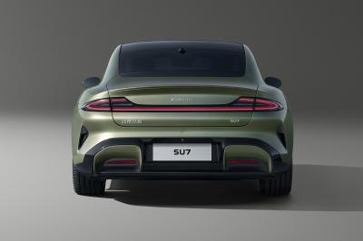 80km Xiaomi SU7 Electric Car Dual Motor Configurations For Up To 800 Horsepower