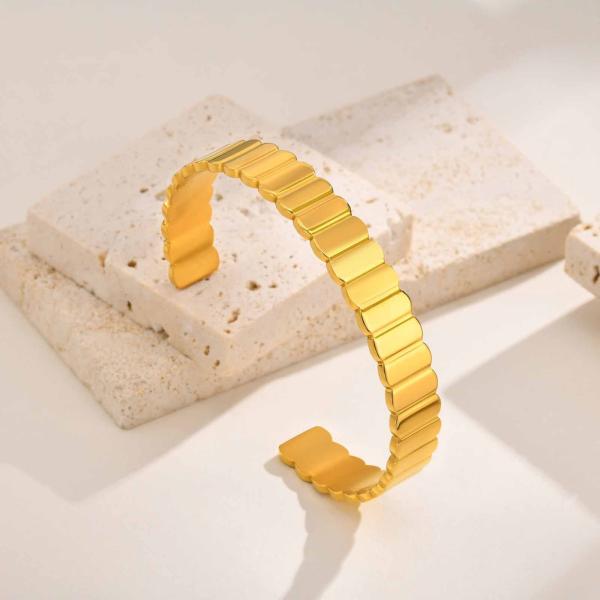 Brazalete de brazalete de acero inoxidable abierto y ajustable estilo de banda vertical para hombres mujeres