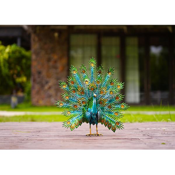 Красочный двор металла орнаментирует яркое украшение сада павлина металла