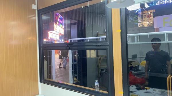 DERCHI Bifold windows with double pane tempered clear glass and louver curtain type for modern villas tempered clear glass