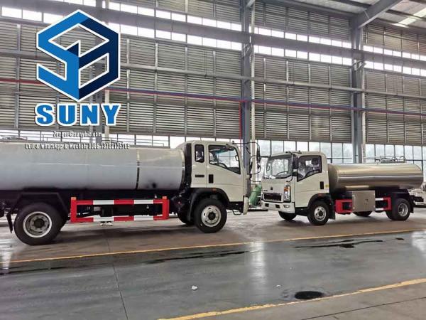 5000 L HOWO Smaller Stainless Steel Water Tanker Truck 4x2 Milk Tanker Transport Vehicle