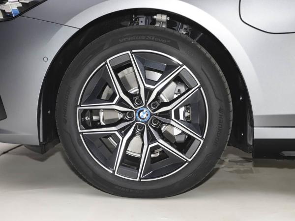 2025 BMW I5 Luxury Electric Cars Bonne performance xDrive Longue portée 651KM Fast Charging EV Nouveau modèle de berline avec toit ensoleillé BMW Série 5