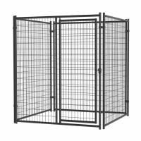 Cage en PET pour chiens en plein jardin