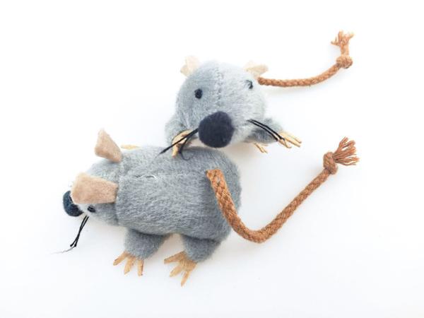 Lightweight Plush Pet Toys Easy Cleaning With A Long Tail CPC Certification