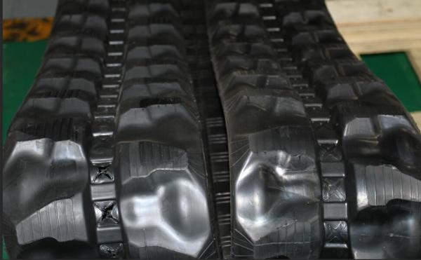 Black Small Rubber Track High Speed 250*52.5*78 Rubber Tracks For Trucks