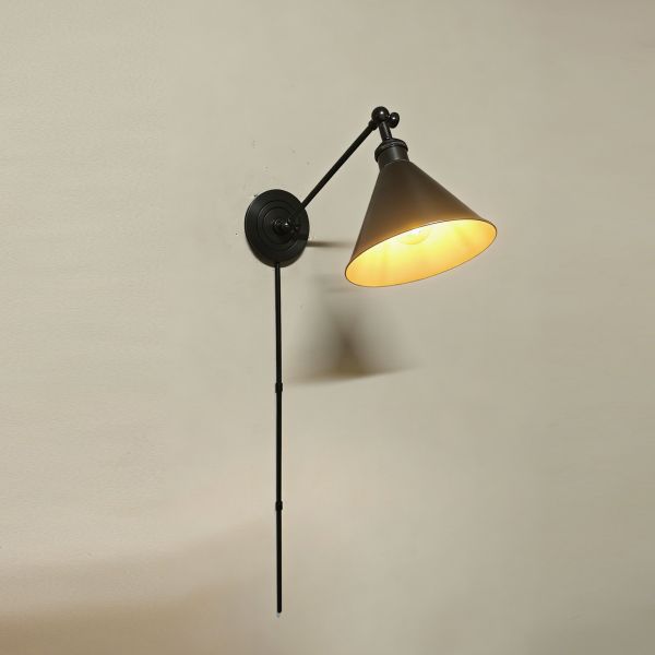 Modern Design 2700K Warm White Wall Lamp with 30000 Hours Lifespan for Decorative Wall Lighting