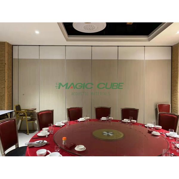 Adjustable Speed Sound Insulation Movable Partition Wall with High Flexibility for Conference and Event Facilities