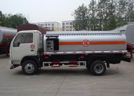 6000 liters fuel tank truck,  oil tanker truck for sale