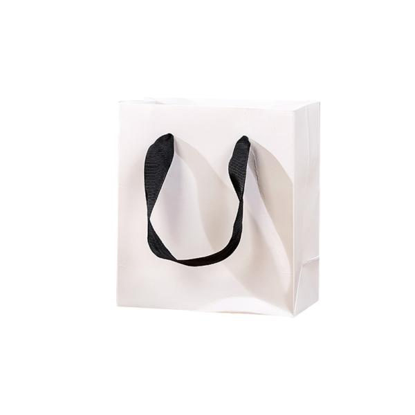 Custom High Quality Silver Logo Matte Laminated Cosmetic Packaging Bags