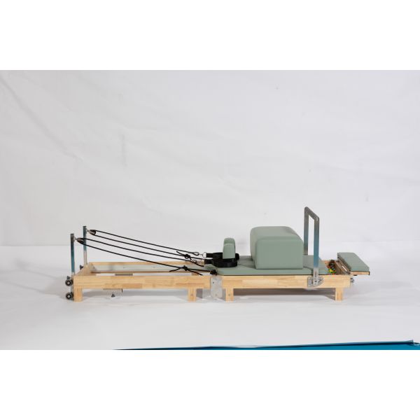 Foldable Oak Pilates Reformer U+PL015B with Enclosed Aluminum Alloy Track