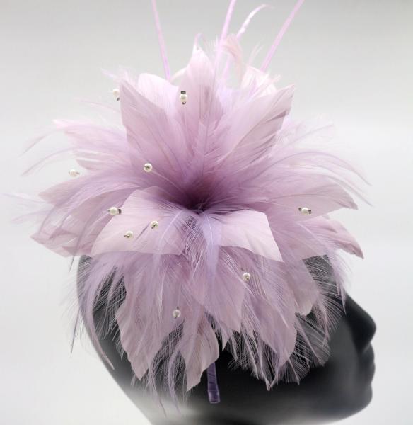 Graduação, ocasião, fascinador de penas cor-de-rosa, faixa de penas de flores Hackle.