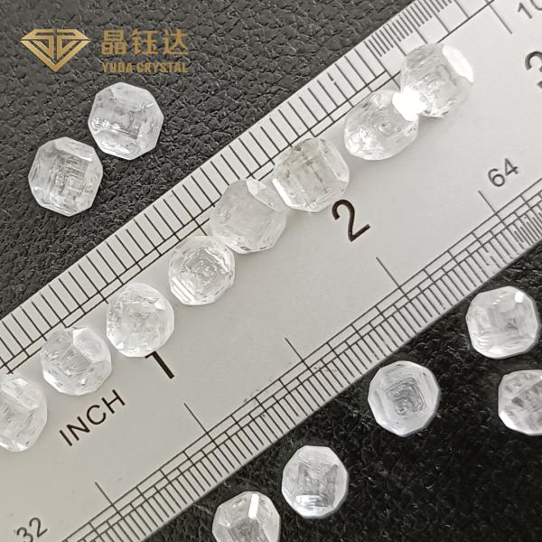 VVS CONTRE la clarté DEF colorent 3-4ct HPHT blanc Diamond For Jewelry rugueux