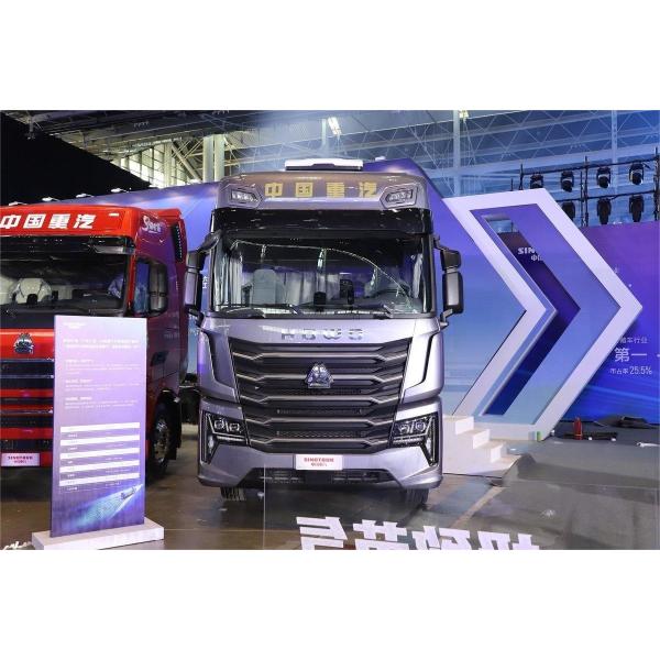 HOWO TS7 Heavy Truck 700HP 6X4 Hydraulic Buffer LNG Automatic Transmission High Roof Tractor