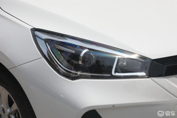 Raysince Factory Price High Speed Electric Car China Supplier Hot Sales New Energy Car with Four Seats and and Five Door