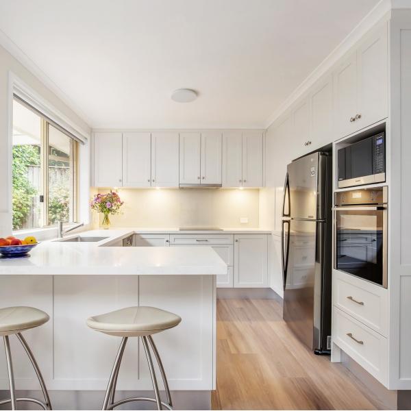 U Shaped White Shaker Lacquer Kitchen Cabinets 18mm HMR Core MDF