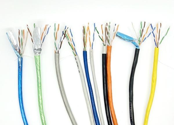Shielded FTP/UTP Twisted Bulk CAT5E Cable Blue Transparant PVC Computer Wire