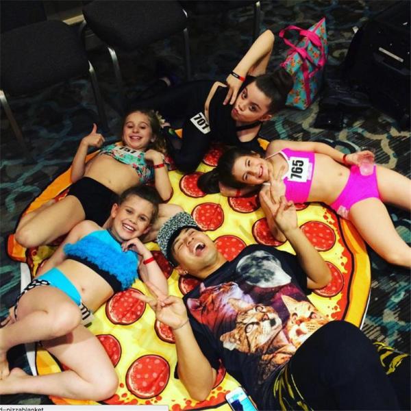 2017 New Beach Cover Up Round Tassel Cotton Beach Coverup Beach Mat Shawl Yoga Mat Letter Sarong Cloak Bathing Suit