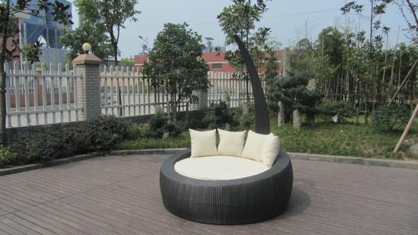 Home / Office Leisure Outdoor Rattan Daybed With White Cushion