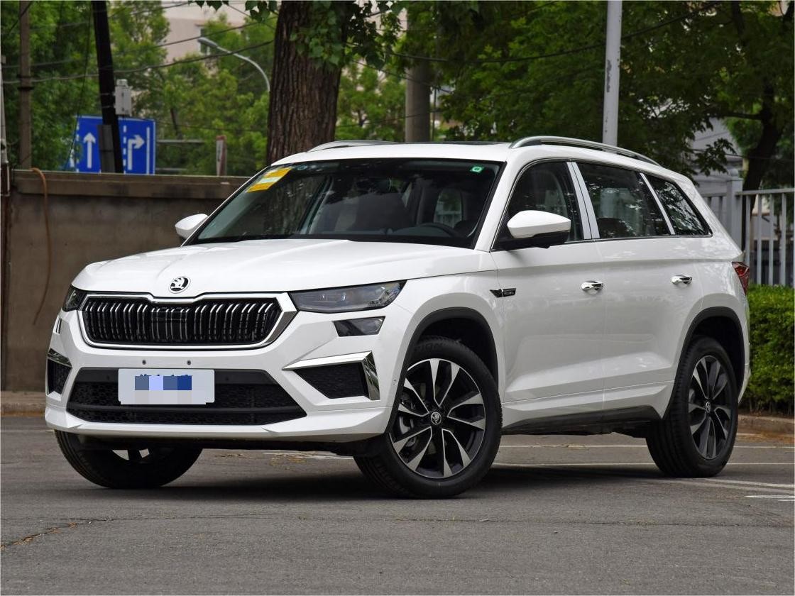 Skoda Kodiaq TSI380 7-местный 4WD TOP версия бензиновый автомобиль мобильный телефон беспроводное зарядка панорамное изображение