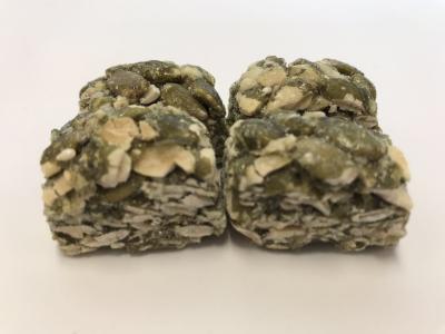 Os petiscos do conjunto da porca da abóbora/passa, porca crocante aglomeram as vitaminas contidas