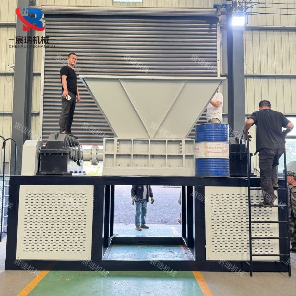 CE Certification 2025 New Metal Shredder Large Oil Drum Shredder Price 2t/H Scrap Metal Crusher