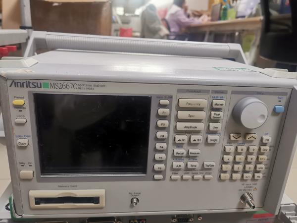Analista de espectro de microondas de 30 GHz Analista de espectro de RF Anritsu MS2667C