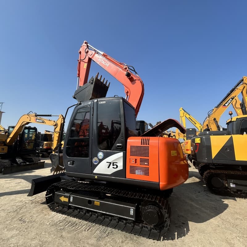 Good Condition Hot Sale Secondhand Hitachi ZX75 Small Hydraulic Excavator 7.5Ton Digger Cheap Price Used Excavator for Farm Sale