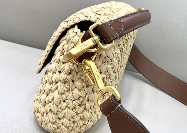 Newest Classic Baguette model Bag Straw Weaving Series Of Pure Hand Woven Handbag Lazy French Style Cross-Body Bag