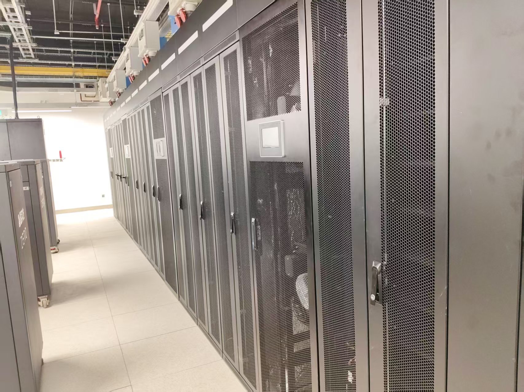 Centralized Cooling Distribution Unit for AI Data Center Liquid Cooling Applications
