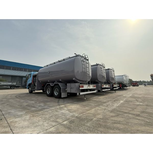 HOWO Plane Fuel Tanker Aircraft Refueling Jet A1 Truck