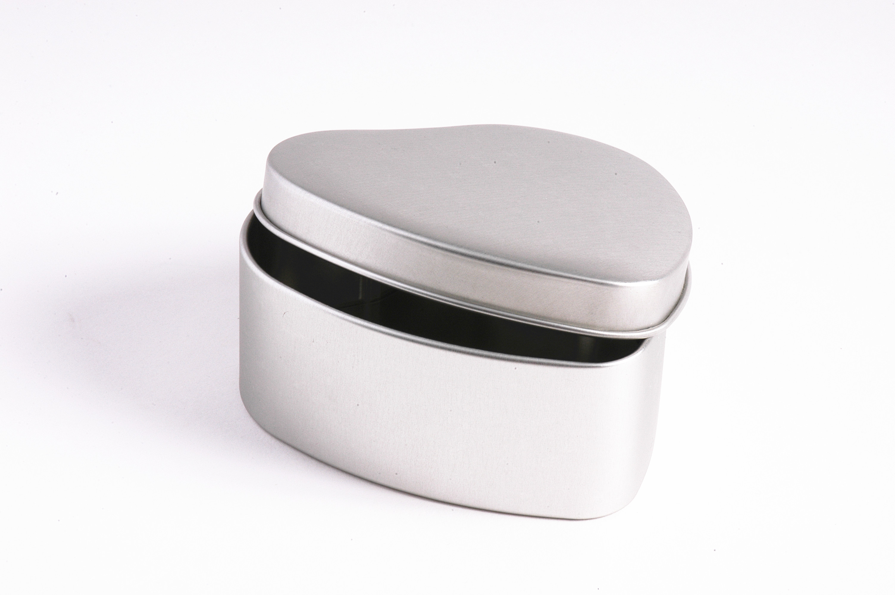 Metal Heart Shaped Tin Box Container For Candle And Chocolate And Cream pack