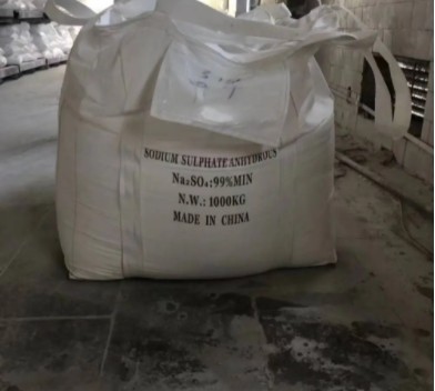 Sulfato de sodio industrial Na2SO4 Materia prima para el lavado y teñido CAS 7757-82-6