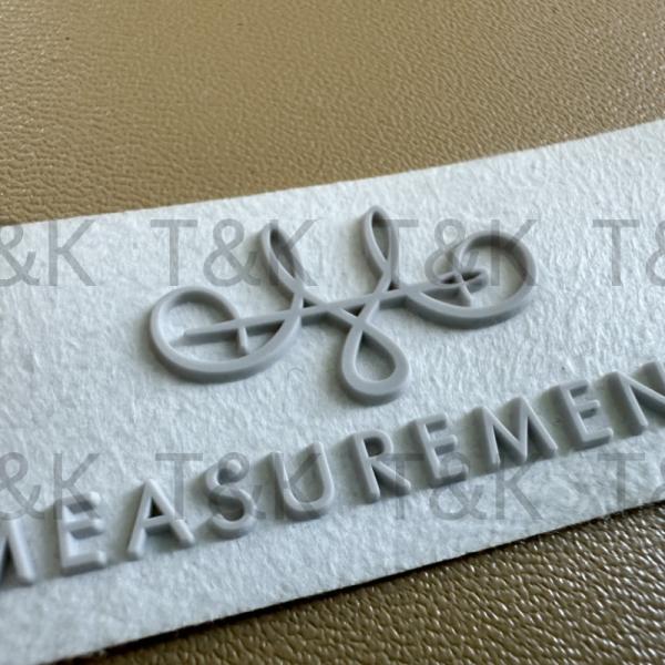 Изготовленная на заказ футболка латает силикон передачи тепла напечатанный шелковой ширмой для пальто