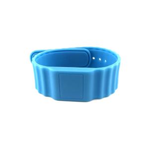 Abra o tipo punhos impermeáveis, punhos feitos sob encomenda do silicone RFID de