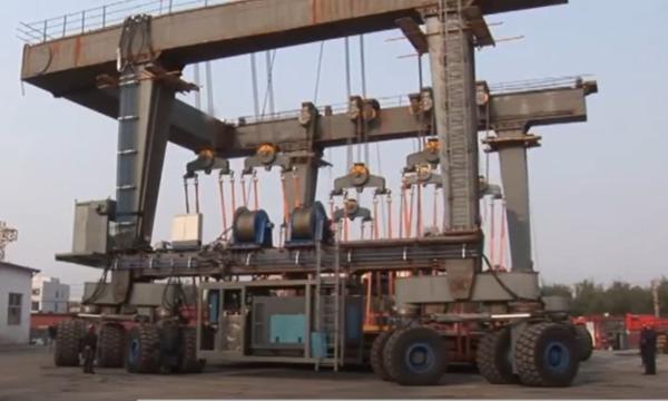 Soft And Strong Sling Boat Hoist Crane 100T 150T Customized Capacity