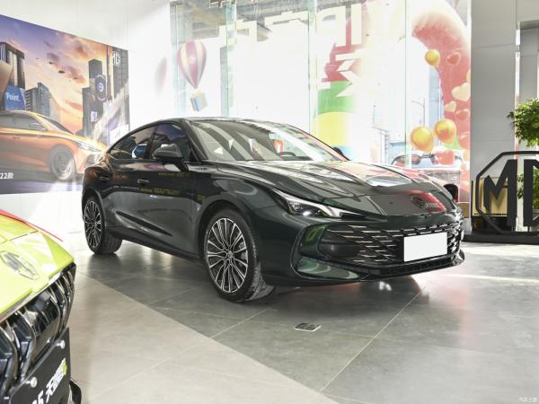 ABS and 1.5T DCT The Must-Have Features in Search of a 5-Door 5-Seater Hatchback Car