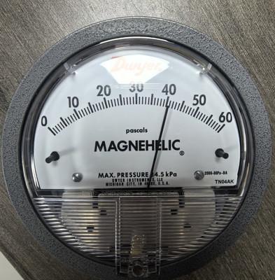 L'indicateur de pression différentielle de type Dwyer Magnahelic -50 Pa à 50 Pa