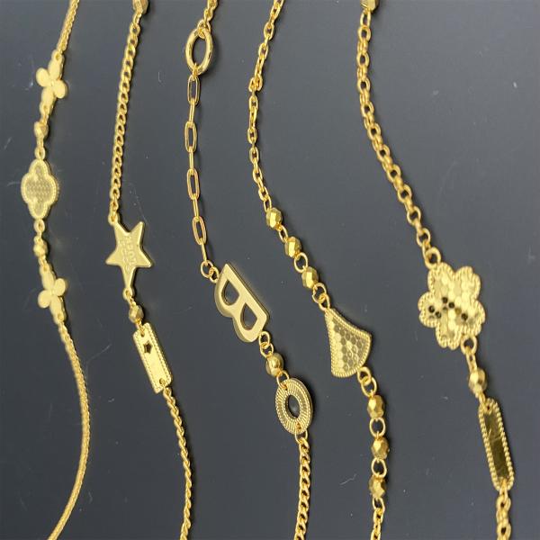 Delicate 18K Rose Gold Heart Bracelet