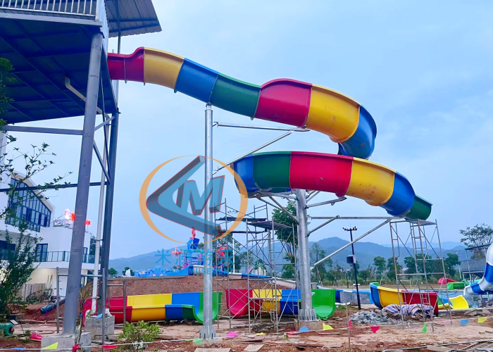 MILAN Water Park Slide Customzied Height Prevent Corrosion With Colorful Features