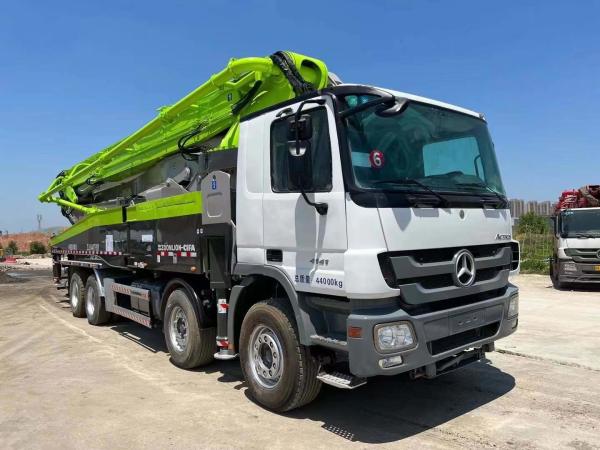2018 Zoomlion 56m pompe à béton sur Benz Rouge procédé d'usinage hydraulique pour le bâtiment