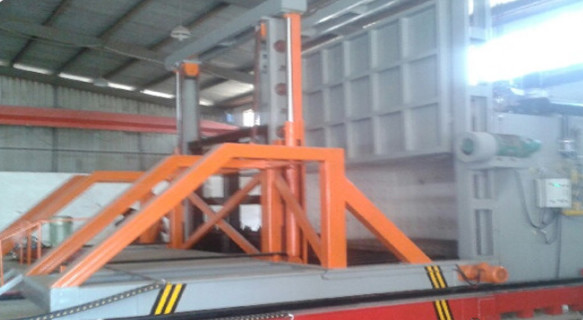 Gas Box Type Fast Quenching Furnace For Mechanical Parts Gears / Shafts / Molds