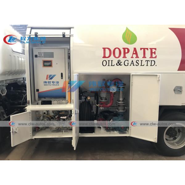 HOWO 4x2 RHD 5000L 2.5T LPG Bobtail Truck With Dispenser