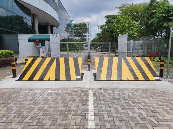 Segurança rodoviária Controle remoto Bloqueador hidráulico de estradas para barreiras de trânsito de alta segurança