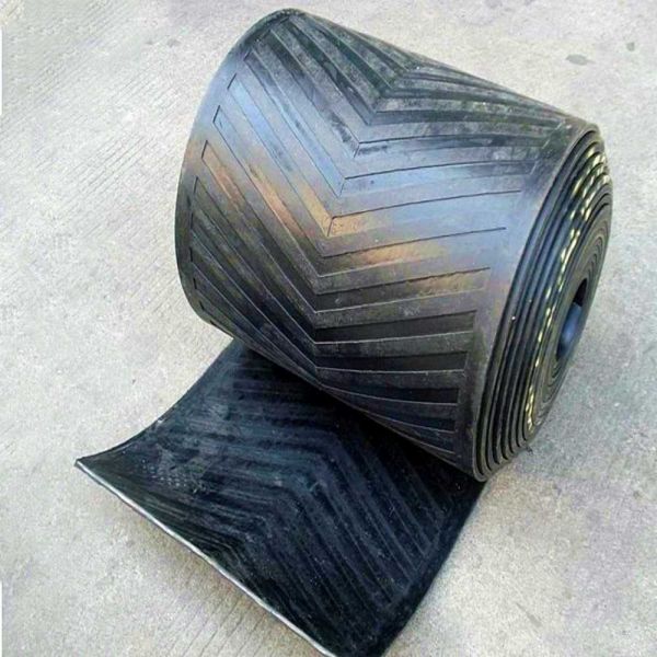 OEM Chevron Pattern Conveyor Belt Useful For Conveying Of Packed And Unpacked Material